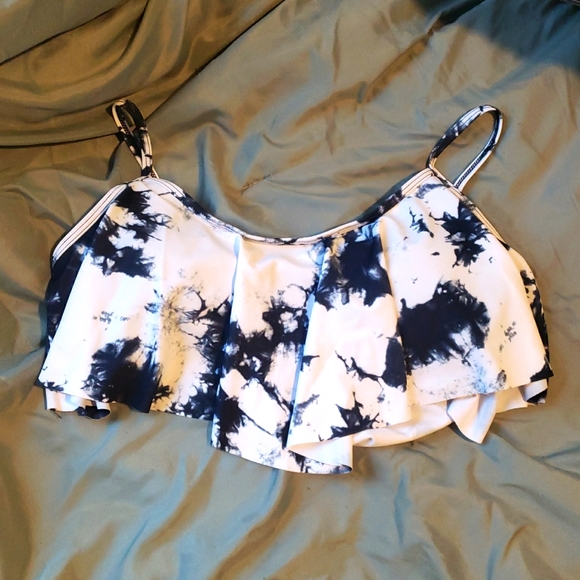 SHEIN Other - 4 for $15 Marble bikini top